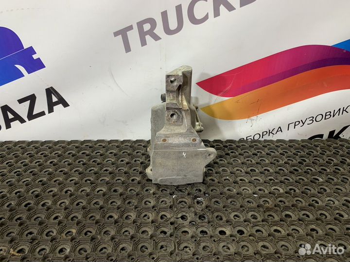 Кронштейн крепления торсиона левый