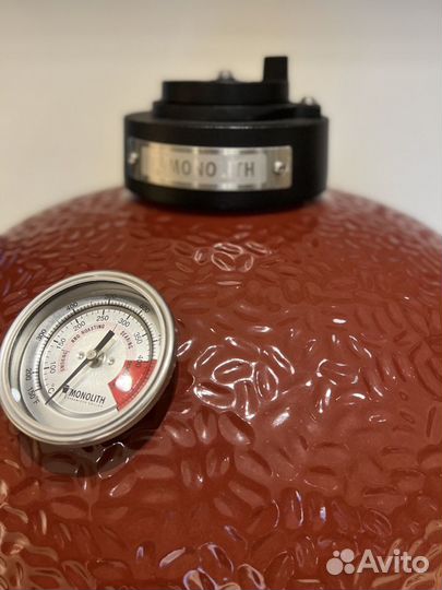 Керамический гриль Monolith Classic Pro Series 1.0