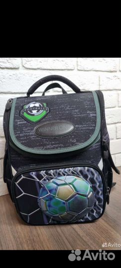Ранец школьный для мальчика новый