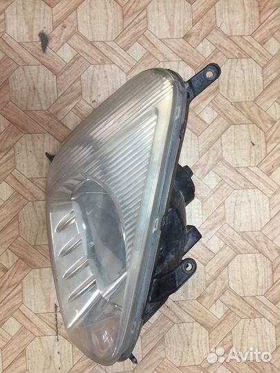 Фара на toyota RAV4 ACA20 1AZ 42-21