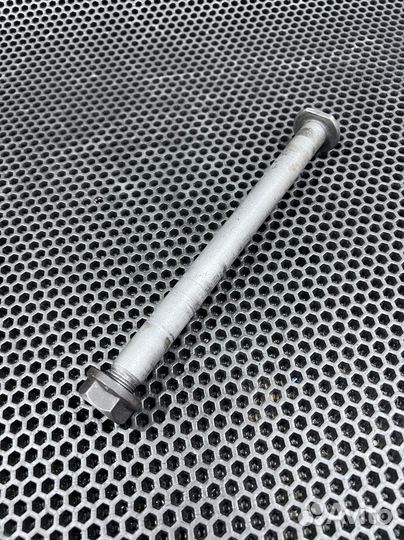 Задняя ось Honda CR 250R 1995-1996