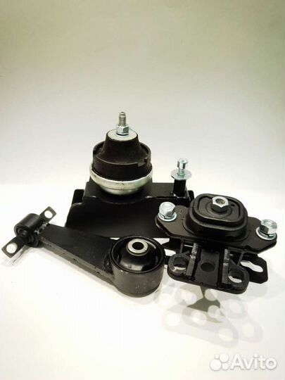 Опоры двигателя Civic 5d правая левая гидроопора