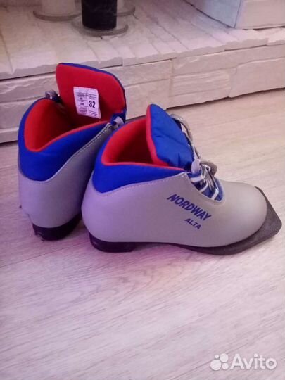 Лыжные ботинки