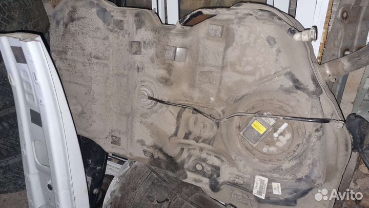 Бензобак на kia Sorento prime