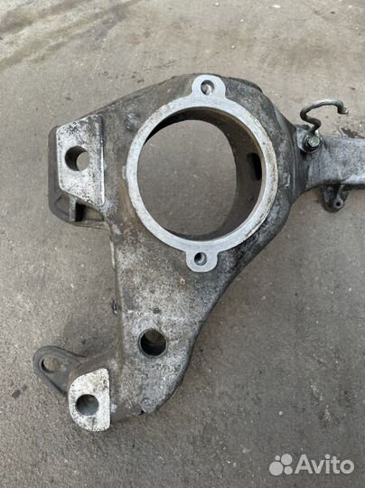 Передняя балка двигателя VW Touareg