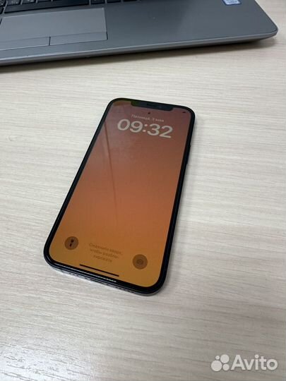 iPhone 12, 64 ГБ