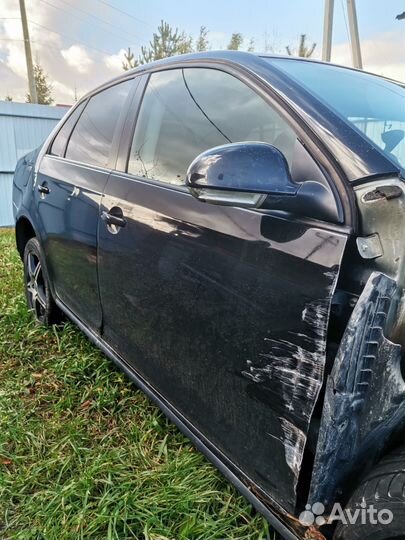 Volkswagen Jetta 1.6 AT, 2009, битый, 370 000 км