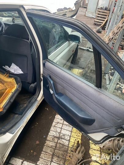 Дверь задняя правая Peugeot 605