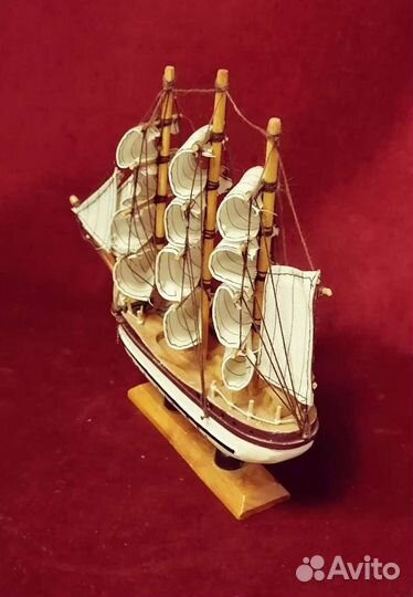 Модель парусника