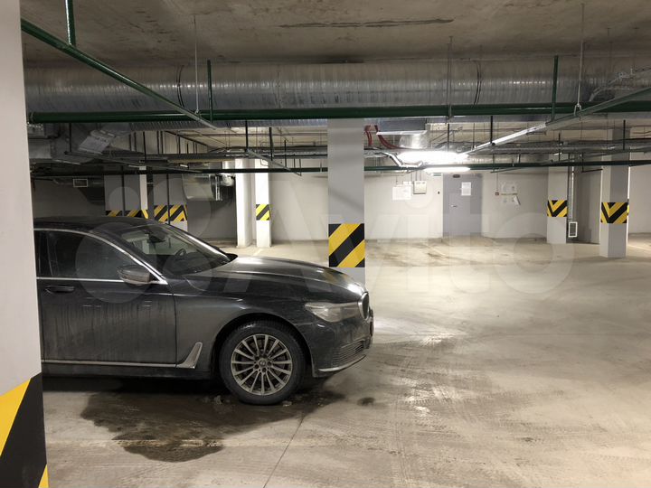 Машиноместо, 12 м²