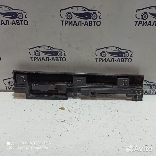 Кронштейн F30