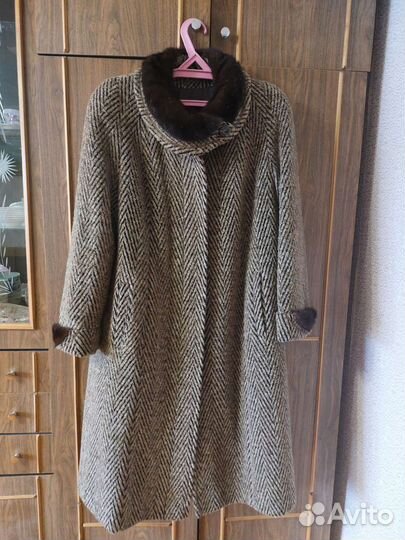 Зимнее пальто из натуральной шерсти