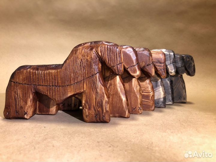 Лошадки из дерева