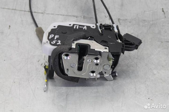 Замок двери передней левой Nissan Pathfinder R52