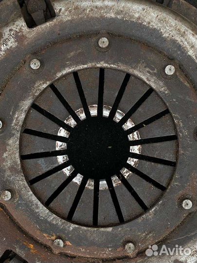 Корзина сцепления Audi 80 b3 1.6 068141117B