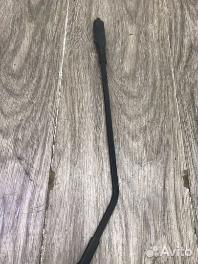 Поводок дворника задний Opel Insignia хетчбэк 5-ти