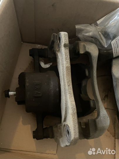 Суппорта передние Toyota Camry