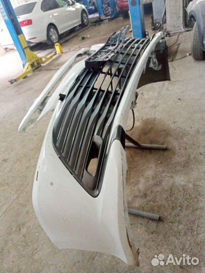 Бампер передний Камри 2019 год под ремонт