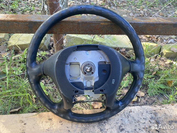 Nissan bluebird u14 руль
