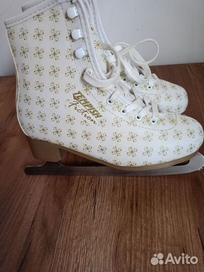 Коньки фигурные 37 размер новые