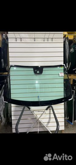 Стекло лобовое Land Rover Discovery 3 /Дискавери 3