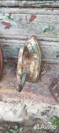 Утюг чугунный старинный