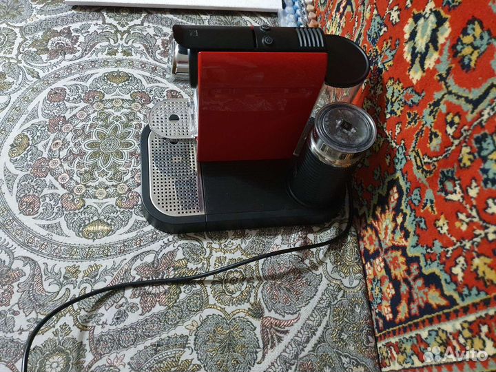 Кофемашина nespresso с капучинатором