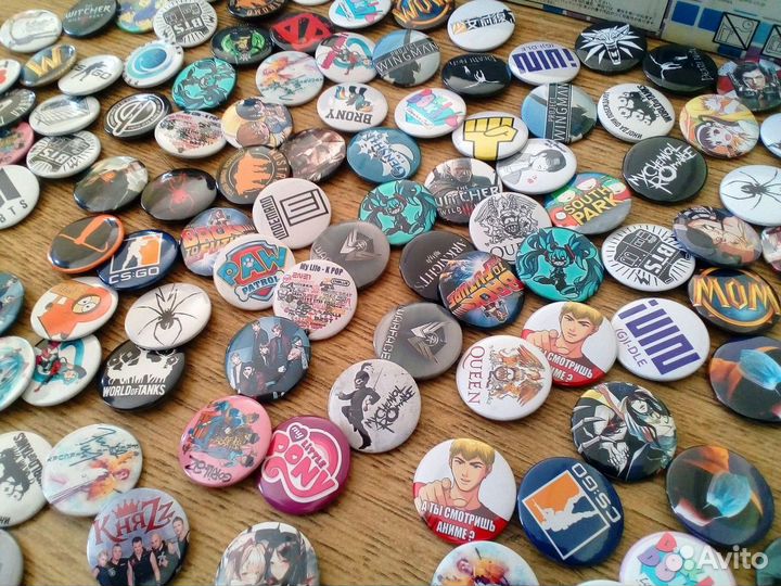 Блокноты, значки и постеры на заказ