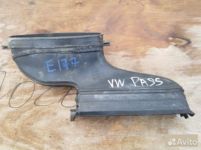 Воздухозаборник Volkswagen Passat B6 седан 1.6 BLF