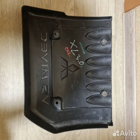 Крышка двигателя Mitsubishi Outlander XL