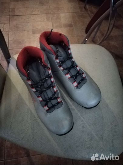 Лыжные ботинки NNN 35 и 37 размер