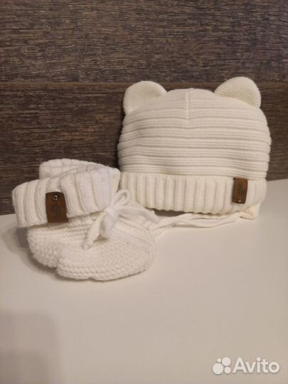 Шапка и пинетки для новорождённых