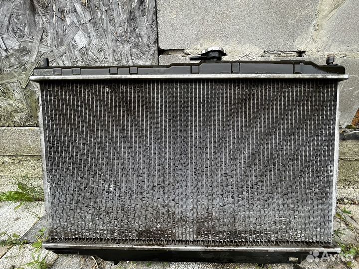 Радиатор охлаждения Nissan