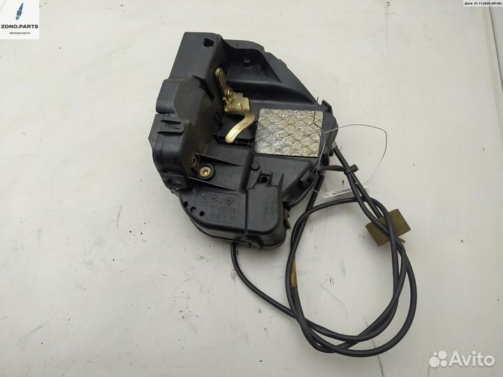 Замок двери задней правой 2117300635 на Mercedes W211 (E)