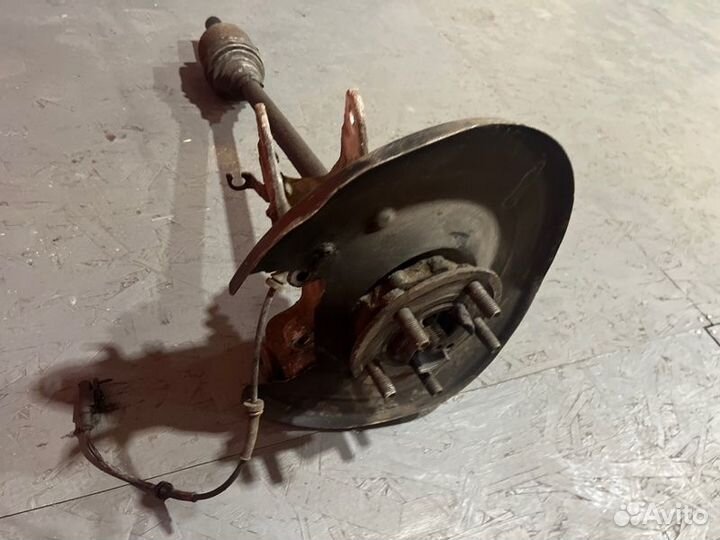 Кулак задний правый Land Rover Range Rover Vogue