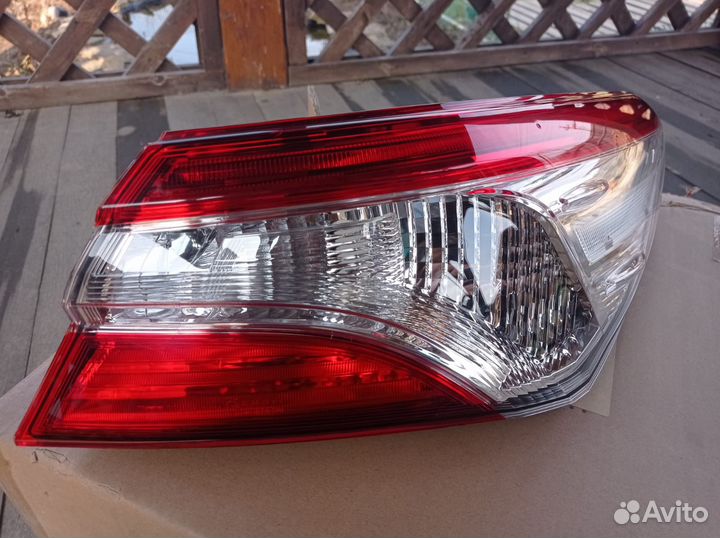 Стоп правый оригинал тойота камри 70