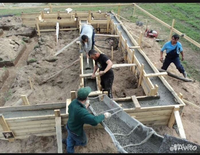 Бригада строителей