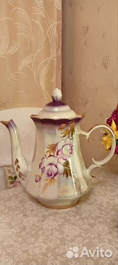 Чайник 2 литра, фарфор,2 конфетницы,молочник,ваза