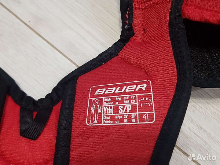 Нагрудник хоккейный bauer