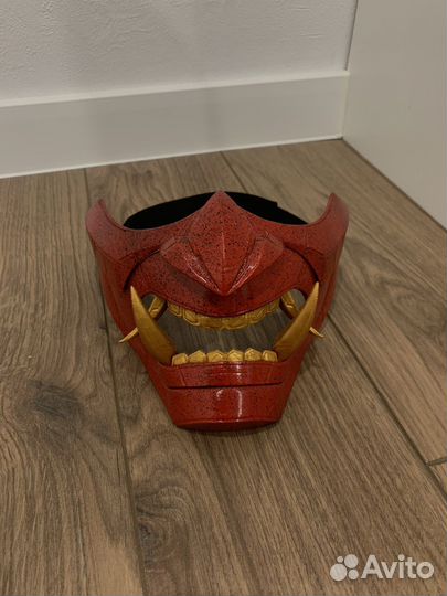 Маска из киберпанка