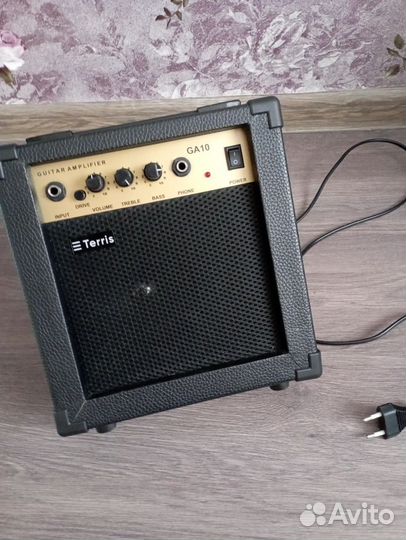 Электрогитара с комбиком бу