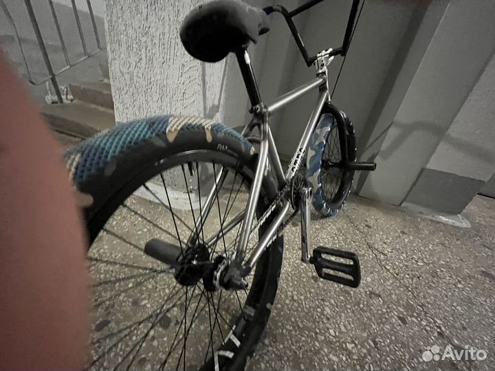 Покрышки Cult x Vans на BMX