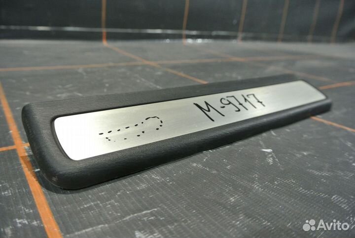 Накладка порога задняя - Infiniti QX56 Z62