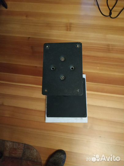 Стойки для акустики