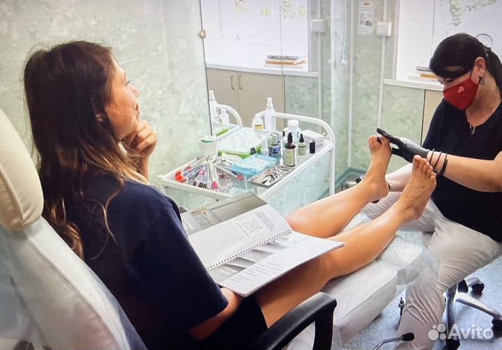Мастер маникюра и педикюра