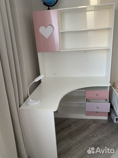 Угловой письменный стол