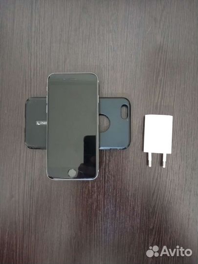 Телефон iPhone 6s