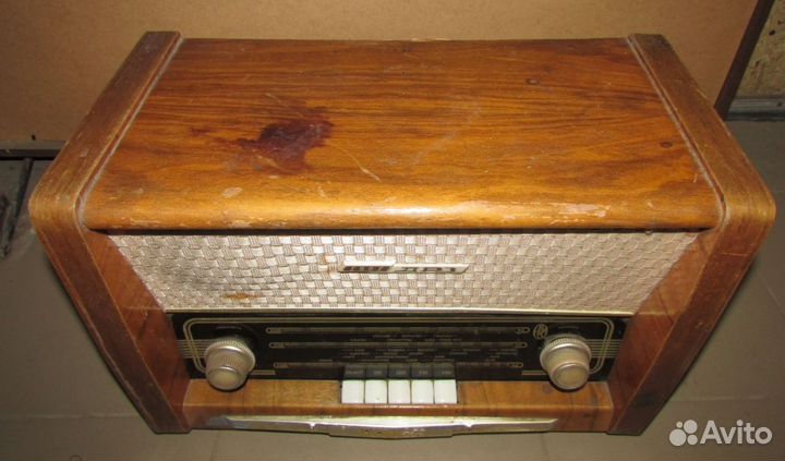 Радиоприёмник сетевой ламповый Днипро-58