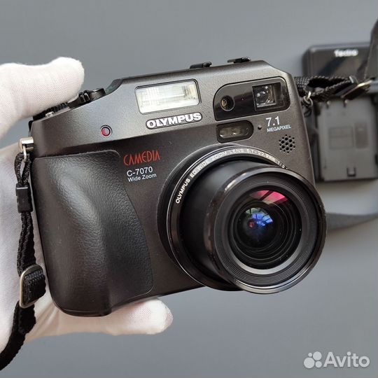 Olympus c7070