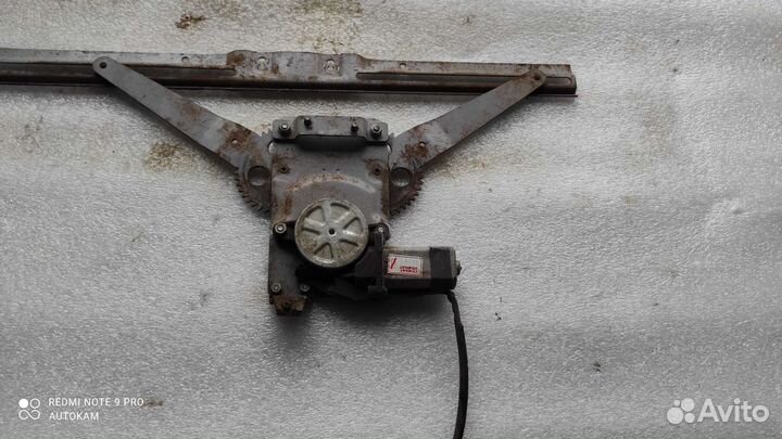 Стеклоподъёмник передний правый Ваз 21099